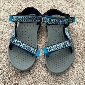 TEVA HURRICANE 6577 WOMEN 6 BLUE STRAPPY GEOMETRIC SANDALS/WATER SHOES